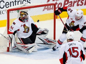 The Senators are sticking with goaltender Craig Anderson when they face the Bruins in Boston tonight. (Tony Gutierrez/AP Photo)