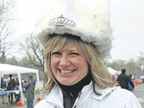 Swan-themed fun in Stratford means dressing the part. (Photo by Terry Manzo/Stratford Tourism Alliance)