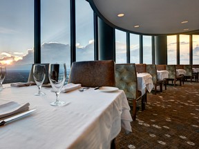 The Sun Dial Restaurant. (sundialrestaurant.com)