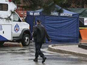 Toronto Police investigate at murder on Chester Le Blvd. in Scarborough on Saturday April 15, 2017. (Veronica Henri/Toronto Sun)