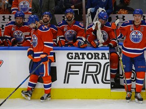 A dejected looking Edmonton Oilers bench is seen late in the third period of Game 3 in their playoff series against the Anaheim Ducks in Edmonton on April 30, 2017. (Larry Wong)