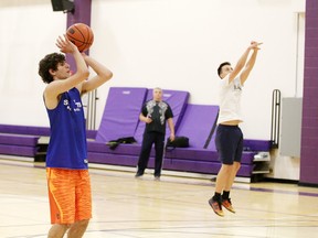 Members of the Sudbury Jam 16U Boys runs through some drills during team practice in Sudbury, Ont. on Wednesday May 3, 2017. Gino Donato/Sudbury Star/Postmedia Network