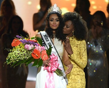 Miss District of Columbia USA 2016 Kara McCullough (L) reacts as she is crowned Miss USA 2017 by Miss USA 2016 Deshauna Barber during the 2017 Miss USA pageant at the Mandalay Bay Events Center on May 14, 2017 in Las Vegas, Nevada.  (Photo by Ethan Miller/Getty Images)