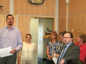The NGPS Quality Learning Environments Steering Team, with Rich Valley School principal Kelly Muir (left) presenting at the May 25 meeting (Jeremy Appel | Whitecourt Star).