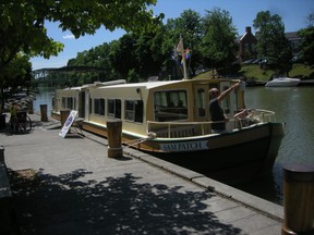 The replica packet boat Sam Patch waits to take passengers aboard for a lunch-time tour of part of the Erie Canal at Rochester, N.Y. This year marks the bicentenary of the start of the 580-km canal. (MITCHELL SMYTH PHOTO)