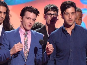Drake Bell and Josh Peck at the Nickelodeon Kids' Choice Awards in 2014. (Kevin Winter/Getty Images)