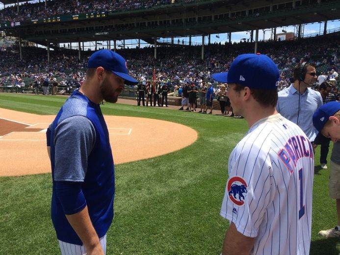 Wrigley Field the morning after: Fans flock to stadium to honor team