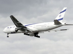 El Al Boeing 767ER (4X-EAF) landing at London's Heathrow Airport in August 2004. (Wikimedia Commons/Arpingstone)