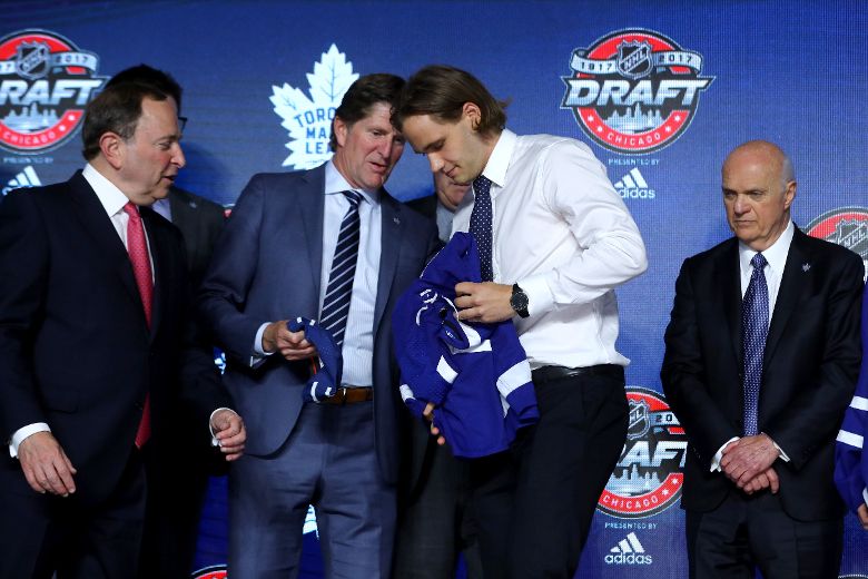 Toronto Maple Leafs select Timothy Liljegren 17th overall
