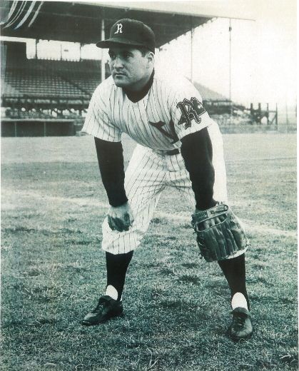 NY Yankees: 1952 Team-Signed Baseball w/ Bold Mantle