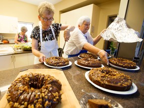 (left to right) Bronia Heilik and Naomi Wolfman prepare Shabbat dinner at the Jewish Senior Citizen's Centre, 10052 117 St., in Edmonton Friday Aug. 11, 2017. Photo by David Bloom