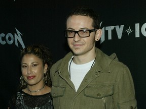 Linkin Park vocalist Chester Bennington and wife Samantha attend mtvICON: Metallica at Universal Amphitheatre May 3, 2003 in Universal City, California.(Frederick M. Brown/Getty Images)