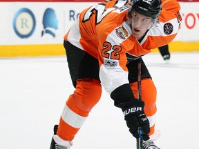 Flyers’ Dale Weise has been working hard at the Iceplex getting ready for the upcoming NHL season. (Getty Images)