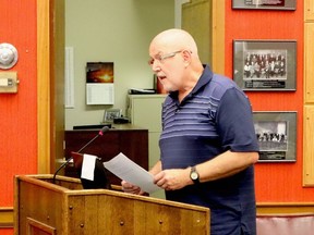 BRUCE BELL/THE INTELLIGENCER
John Hirsch, an original appellant of wpd Canada’s White Pines wind project in southern Prince Edward County, tells the municipality not to issue premits for nine turbines the developer still wants to erect. County council met for a special meeting at Shire Hall Thursday to discuss legal implications of not issuing permits to wpd White Pines.