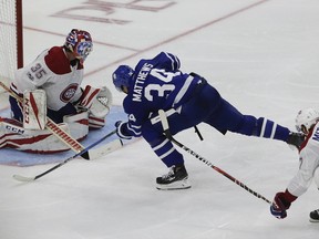 The Toronto Maple Leafs' Auston Matthews gets this 3rd goal of the night in the 3rd period as the Toronto Maple Leafs defeat the  Montreal Canadiens 5-1 , at Ricoh Coliseum in Toronto on Monday September 25, 2017. Stan Behal/Toronto Sun/Postmedia Network ORG XMIT: POS1709252131041478