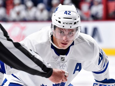 MONTREAL, QC - OCTOBER 14:  Tyler Bozak #42 of the Toronto Maple Leafs watches the puck prior to a face-off against the Montreal Canadiens during the NHL game at the Bell Centre on October 14, 2017 in Montreal, Quebec, Canada.  The Toronto Maple Leafs defeated the Montreal Canadiens 4-3 in overtime.  (Photo by Minas Panagiotakis/Getty Images)