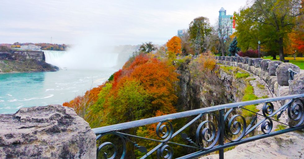 Boy, 10, in stable condition after falling 80 ft. over Niagara Falls ...