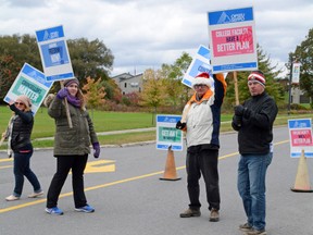 St. Lawrence College faculty on the picket lines on day one of the college strike across the province. (FILE PHOTO)
