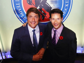 Teemu Selanne and Paul Kariya. (Getty Images)