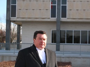 Defence lawyer Brennan Smart heads into the Sarnia courthouse. (NEIL BOWEN/Sarnia Observer)