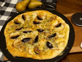 Fig, Blue Cheese and Pear Pizza. (MIKE HENSEN, The London Free Press)