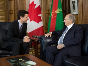 Prime Minister Trudeau meets with the Aga Khan in his Centre Block office in Ottawa. May 17, 2016. ADAM SCOTT/PMO