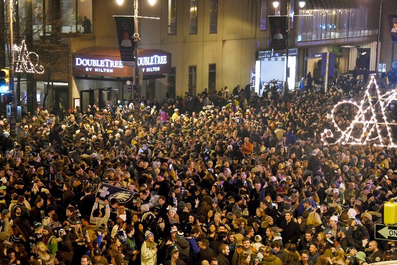 Philly riots: Eagles fans set fires, flip cars after Super Bowl win  (photos, video) 