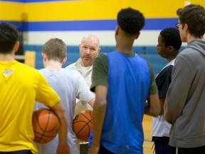 H.B. Beal head coach Ian McConnell talks to the team in their final week of practice before they head to OFSAA in Windsor. )Mike Hensen/The London Free Press/Postmedia Network)