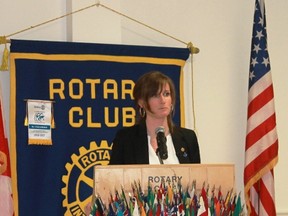 Chatham-Kent Police Services Const. Jennifer Jacobson spoke about her experiences as a Rotary Peace Fellow during a meeting of the Rotary Club of Sarnia on March 22.
CARL HNATYSHYN/SARNIA THIS WEEK