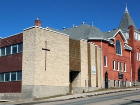 Knox United Church (pictured) the Kenora District Services Board and the Ne-Chee Friendship Centre announced they signed a lease agreement on Wednesday, April 25 to allow the newer section of the church, built in 1965, to be renovated into a permanent shelter facility.
FILE PHOTO/DAILY MINER AND NEWS