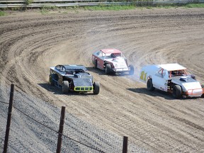 Cars race at the Sangudo Speedway in September 2017. (Peter Shokeir | Mayerthorpe Freelancer)