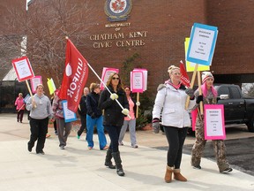 Riverview Gardens employees, who are members of Unifor Local 127, held an information picket in front of the Chatham-Kent Civic Centre in Chatham, Ont. on Monday April 9, 2018 to raise awareness about an ongoing issue with being able to book vacation time. (Ellwood Shreve/Chatham Daily News/Postmedia Network)