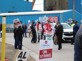 Close to 350 members of Unifor Local 16-O have been picketing daily since last Friday. Each member is required to put in minimum one-day shift, or one eight-hour night shift of picketing during the week. It has been 11 days since Unifor has heard a response from Compass Minerals. With support from the national Unifor and local support, members on strike are willing to take a stand for however long it takes Compass Minerals to make a move. Three busloads of people showed up at the picket line today, to rally and to show their support for the members of Unifor Local 16-O at the Goderich salt mine. (Kathleen Smith/Goderich Signal Star)