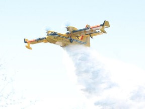 Ministry of Natural Resources water bomber (file photo)