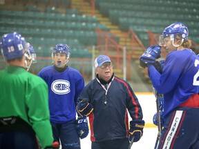 Dave Clancy runs through some drills with the Rayside-Balfour Canadians during practice at the Gerry McCrory Countryside Sports Complex in Sudbury, Ont. on Tuesday September 20, 2016. Clancy has joined the Espanola Express as head coach. Gino Donato/Sudbury Star/Postmedia Network