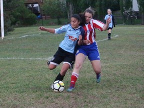 The Fort Saskatchewan Arsenal U15 Girls Diwisch welcomed Goldbar-Hardisty to home turf on Monday evening at Pryce Alderson Park. The Fort held a close game but dropped 2-1.