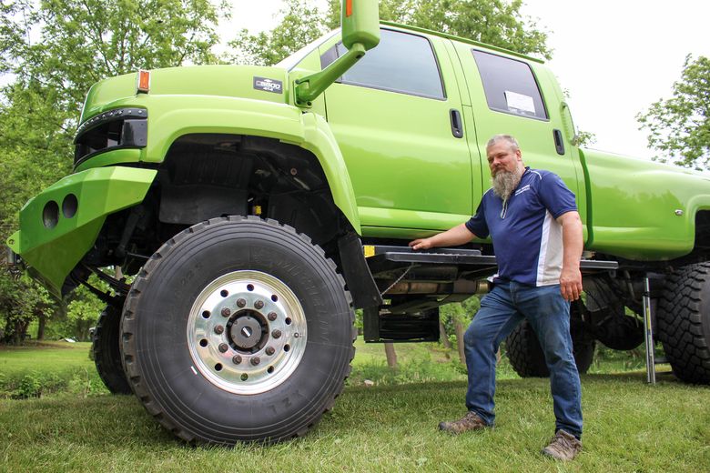 Otterville Mill Classic Car Show draws hundreds of cars, hundreds of