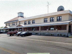 Colonial Hotel, Grand Bend at highways 81 and 21. (London Free Press file photo, 1988)