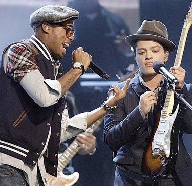 B.o.B and Bruno Mars perform "Nothin' On You" at The Grammy Nominations Concert Live - Countdown to the Music's Biggest Night event in Los Angeles December 1, 2010. (Reuters photo)