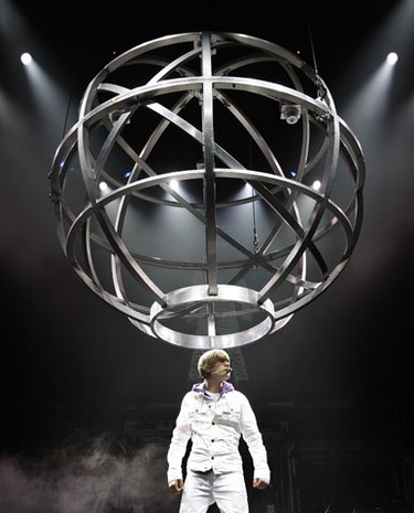 Aug 24/2010 Justin Bieber performed to a sold out crowd at Scotiabank Place in Ottawa Tuesday night.  Tony Caldwell/Ottawa Sun