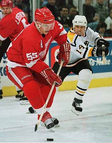 Larry Murphy
Why he's in the hall: Murphy was the only player to play on four Stanley Cup Championship teams during the 1990's - he won back-to-back Cups with the Pittsburgh Penguins (1991-1992) and the Detroit Red Wings (1997-1998). Murphy also broke the record set by former Maple Leafs defenceman Tim Horton for most career regular season games (1,615). Upon retirement from the NHL after 21 years, Murphy earned 1,261 points.
Why he shouldn't be: Murphy had often been criticized for being a one-dimensional offensive defenceman, and also for his lack of foot speed. The blueliner was never a particularly strong skater. (REUTERS)