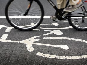 Laurier bike lane before segregation. Ottawa Sun file photo.