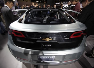 The Chevy Volt is displayed at the LA Auto Show in Los Angeles December 2, 2009. REUTERS/Lucy Nicholson (UNITED STATES BUSINESS TRANSPORT)