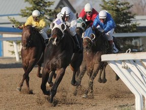 The Manitoba Jockey Club should have to prove how 500 Manitoba jobs will be lost, writes one reader. (WINNIPEG SUN FILE PHOTO)