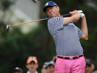 Davis Love III of the U.S. tees off on the third hole during the first round of the 2011 U.S. Open at Congressional Country Club in Bethesda, Maryland, Thursday, June 16, 2011. (REUTERS/Jonathan Ernst)