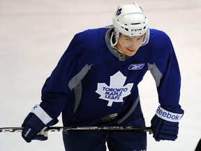 Tyler Bozak has received a qualifying offer from the Leafs, (Dave Abel/Toronto Sun files)