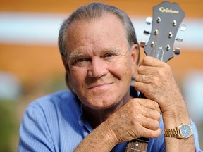 Glen Campbell (Reuters file photo)