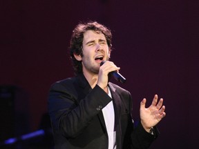 Josh Groban thoroughly entertains at Toronto concert | Toronto Sun