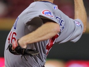 Cubs starter Ryan Dempster pitches to the Reds at Great American Ball Park in Cincinnati, Ohio, Sep. 13, 2011. (JOHN SOMMERS II/Reuters)