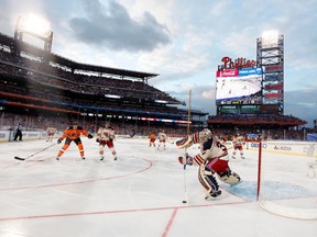 A scene from the 2012 NHL Winter Classic between the Rangers and Flyers, (REUTERS)